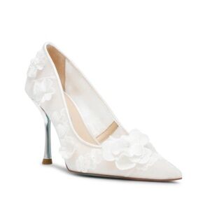 Elegant Floral Embroidered White Heels Betsey Johnson